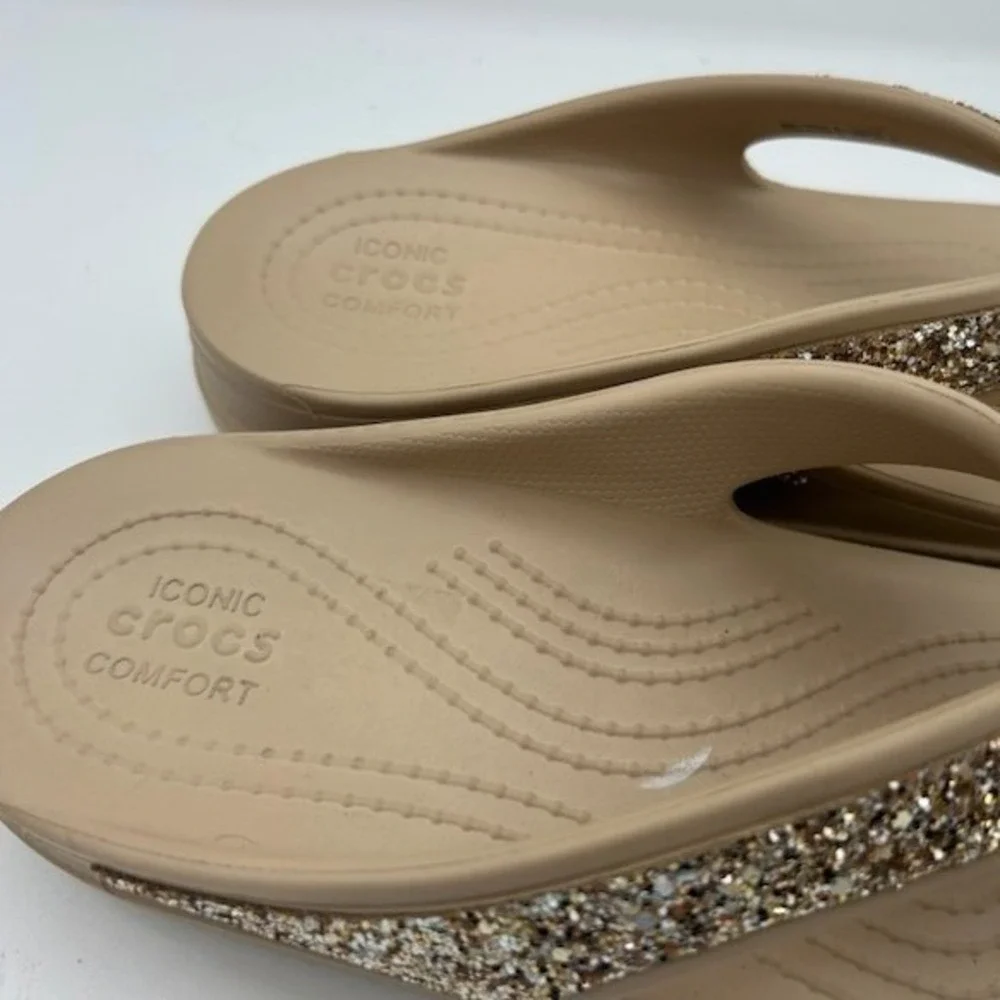 Crocs Capri Glitter Flip Flops Women's Size 10 W Tan Gold Sparkle Wedge Sandals